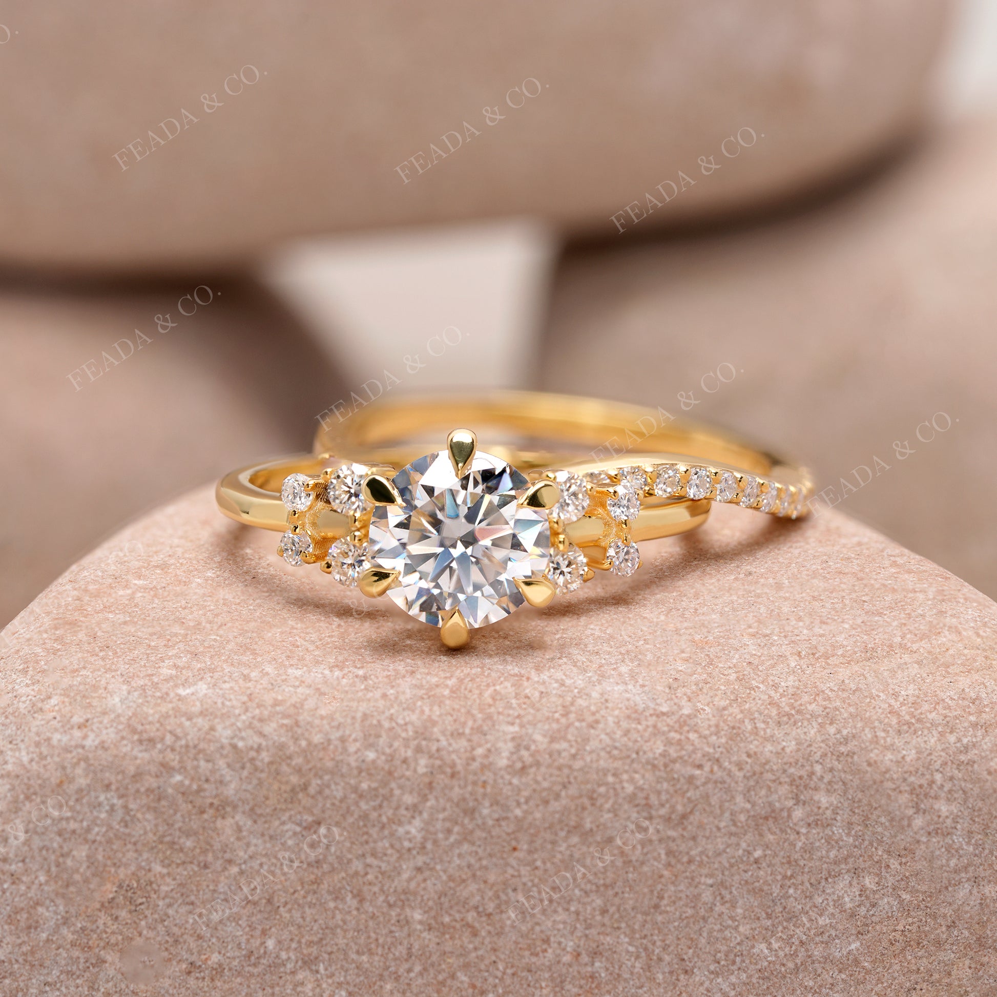 Round Cut Diamond Silver Ring with Curved Band