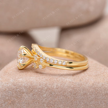 Round Cut Diamond Silver Ring with Curved Band