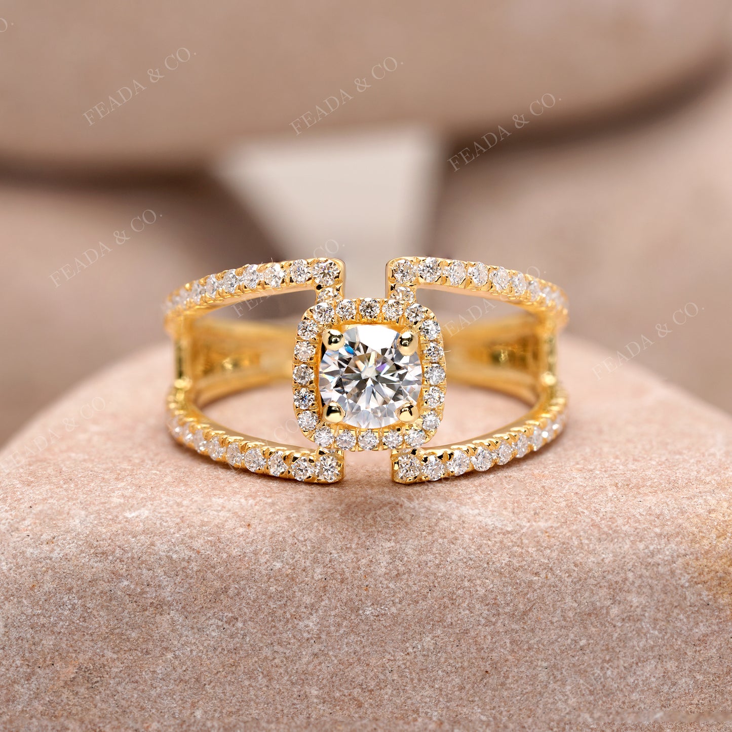 1.024 CT Round Cut Colorless Engagement Ring