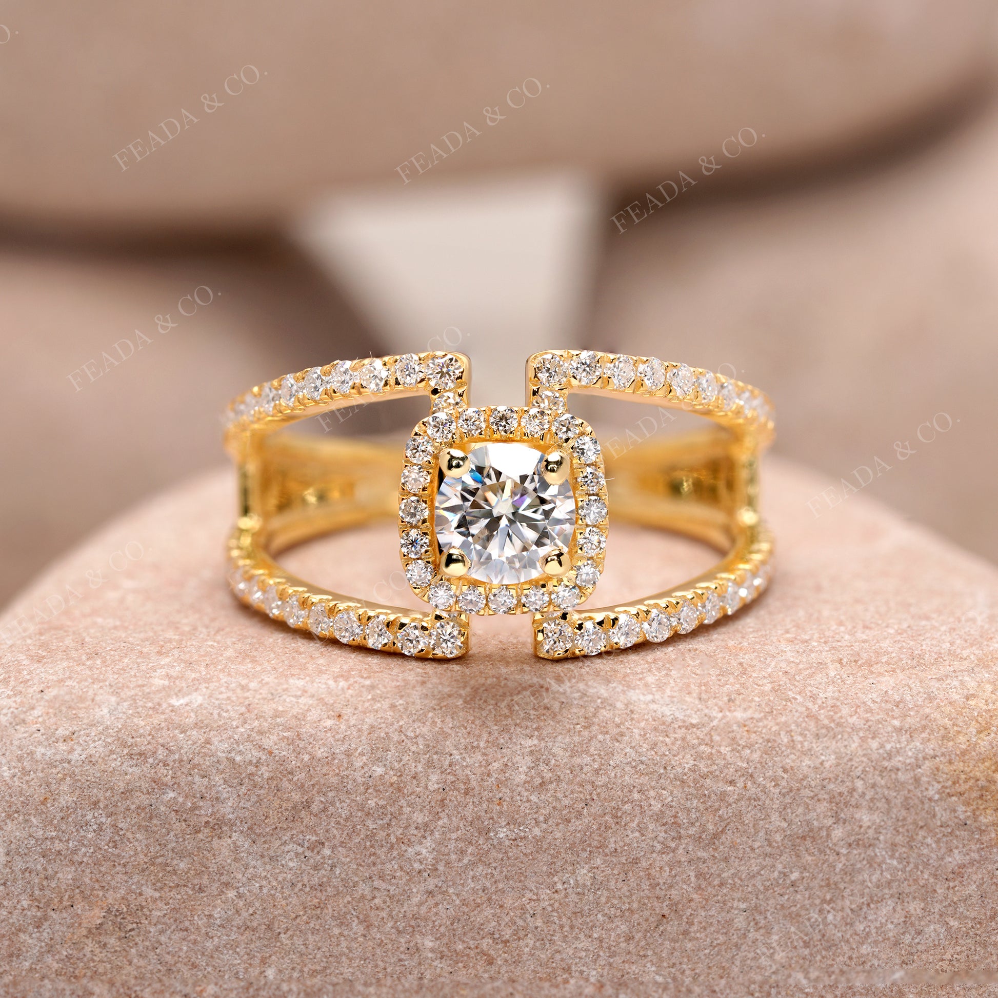 1.024 CT Round Cut Colorless Engagement Ring