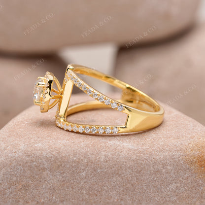 1.024 CT Round Cut Colorless Engagement Ring
