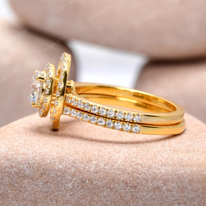 1.5 CT Round Cut Colorless Engagement Ring