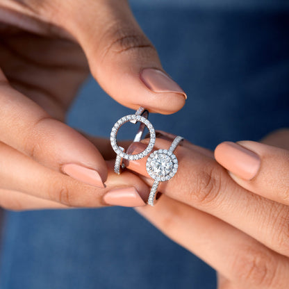 1.5 CT Round Cut Colorless Engagement Ring