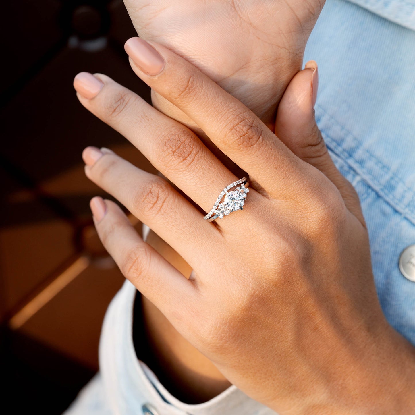 Round Cut Diamond Silver Ring with Curved Band