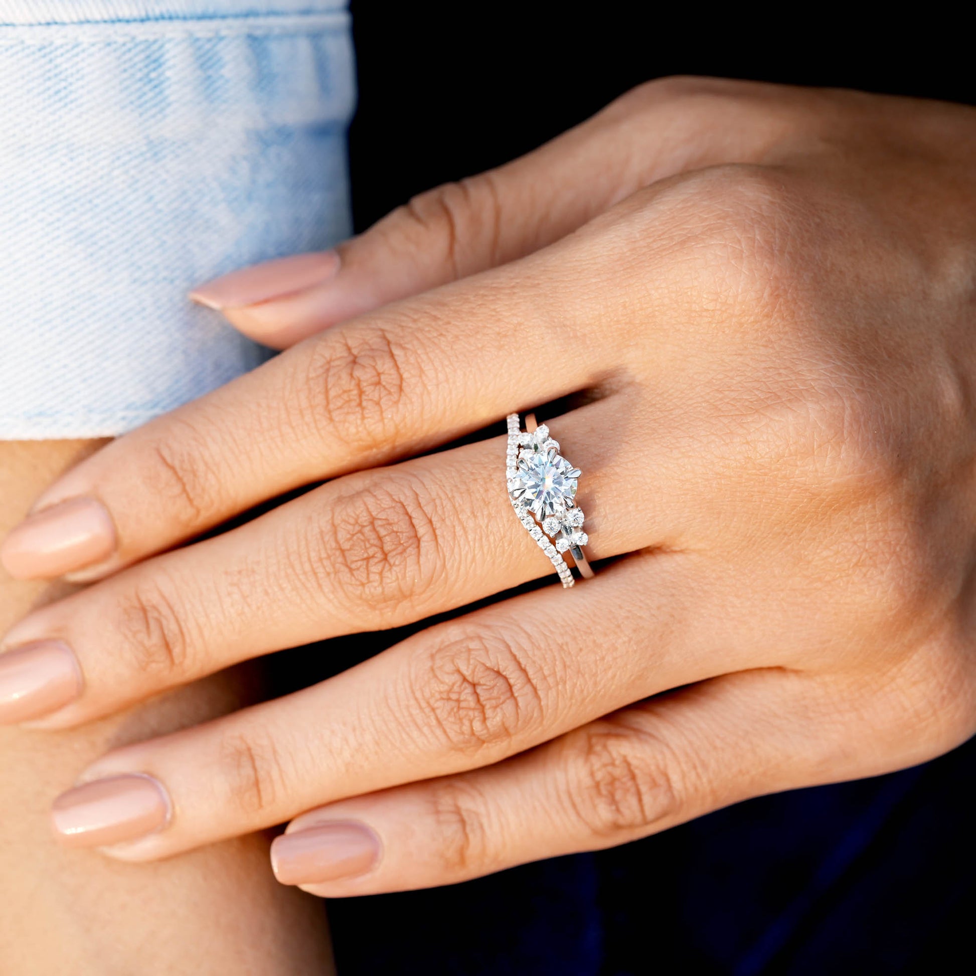 Round Cut Diamond Silver Ring with Curved Band
