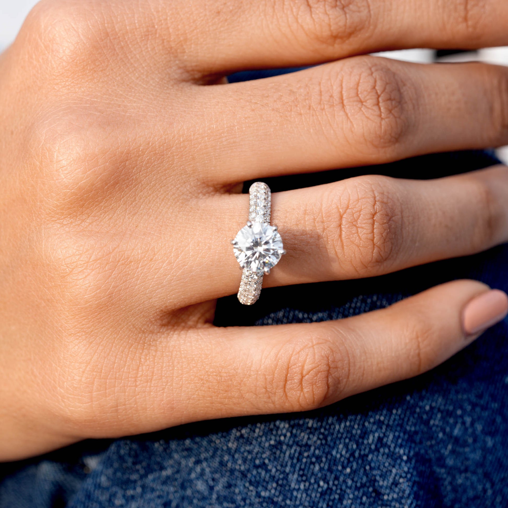 2.559 CT Round Cut Colorless Engagement Ring