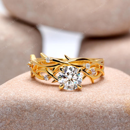 1.07 CT Round Cut Colorless Engagement Ring